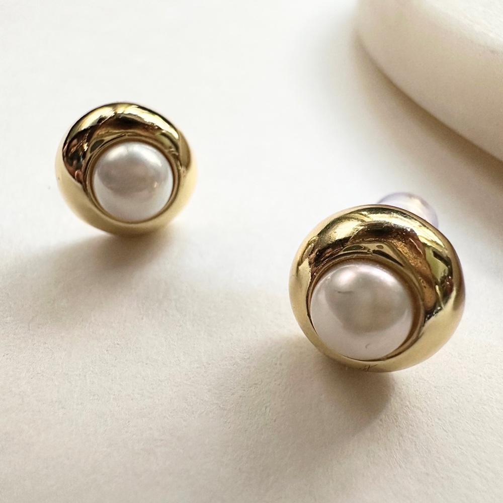 Suri Stud Earrings - Gold and White Pearl Bevel Earrings